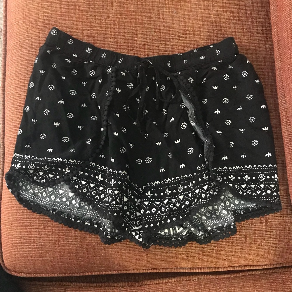 Hollister Boho Pom Shorts